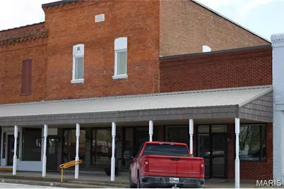 109 S. Center St, Shelbina, MO 63468 - Photo 1
