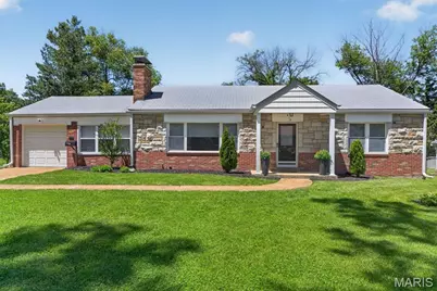 415 Larkhill Court, Webster Groves, MO 63119 - Photo 1