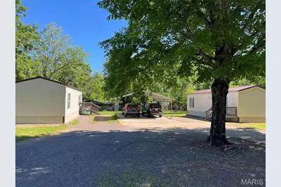 722 East Daniels St, Piedmont, MO 63957 - Photo 1