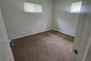 10212 Duke Dr, Saint Louis, MO 63136 - Photo 17