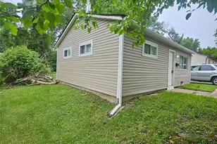 10212 Duke Dr, Saint Louis, MO 63136 - Photo 3