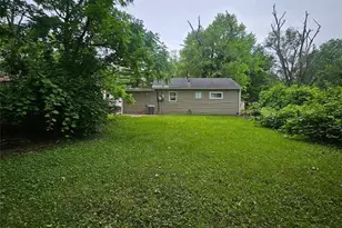 10212 Duke Dr, Saint Louis, MO 63136 - Photo 27