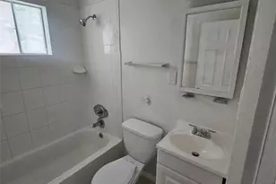 10212 Duke Dr, Saint Louis, MO 63136 - Photo 11