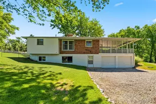 13579 Old Jamestown Rd, Black Jack, MO 63033 - Photo 37