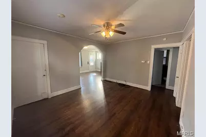 5049 Lindenwood Avenue, Saint Louis, MO 63109 - Photo 3