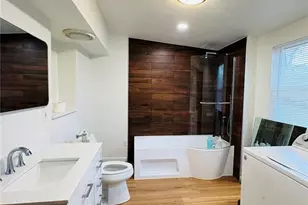 8751 Bridgeport Ave, Brentwood, MO 63144 - Photo 11