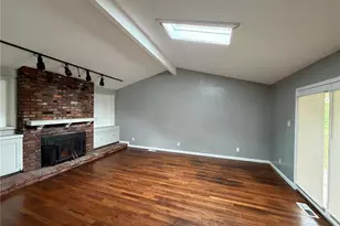 10460 Gardo Ct, Bellefontaine Neighbors, MO 63137 - Photo 9