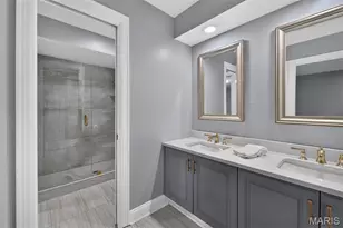 139 Ladue Lake Dr, Creve Coeur, MO 63141 - Photo 29