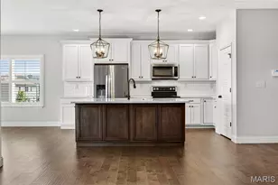320 Regents Park Ave, Wentzville, MO 63385 - Photo 9