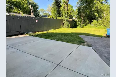 2480 Hartland Avenue, Saint Louis, MO 63114 - Photo 39