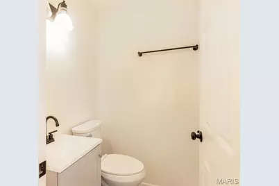 9807 Eastdell Dr, Saint Louis, MO 63136 - Photo 9