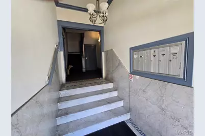 3670 Russell Boulevard, Saint Louis, MO 63110 - Photo 11