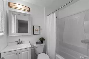 6064 W Cabanne Pl, Saint Louis, MO 63112 - Photo 21
