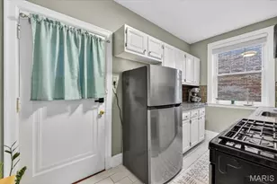 7525 Buckingham Dr, Saint Louis, MO 63105 - Photo 13