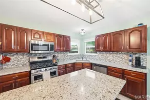 1010 Wake Ct, Wentzville, MO 63385 - Photo 17