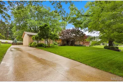12632 Villa Hill Lane, Creve Coeur, MO 63141 - Photo 3