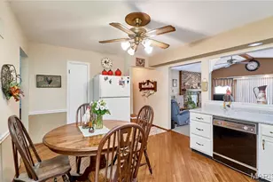 10808 Three Ct Dr, Saint Louis, MO 63123 - Photo 7