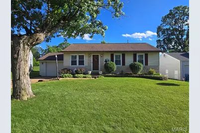 10808 Three Court Drive, Saint Louis, MO 63123 - Photo 1