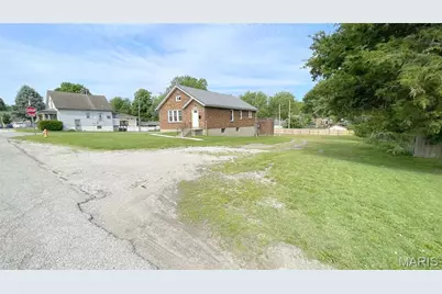 755 Pardella Avenue, Saint Louis, MO 63125 - Photo 3