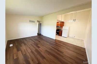 10427 Briarbend Drive #9, Unincorporated, MO 63146 - Photo 3