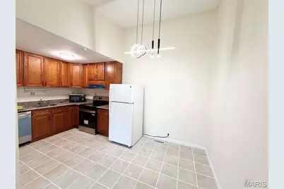 10427 Briarbend Drive #9, Unincorporated, MO 63146 - Photo 5