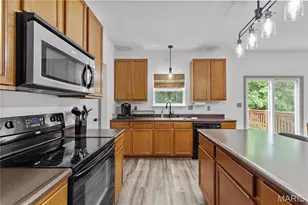 526 Springhurst Pkwy, O'Fallon, MO 63368 - Photo 7
