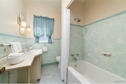 111 Royal Avenue, Saint Louis, MO 63135 - Photo 9