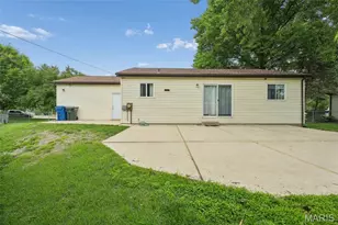 7400 Town and Country Pl, Hazelwood, MO 63042 - Photo 27