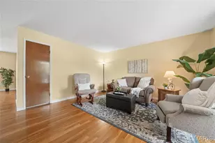 7400 Town and Country Pl, Hazelwood, MO 63042 - Photo 3