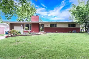819 Renee Ln, Saint Louis, MO 63141 - Photo 1