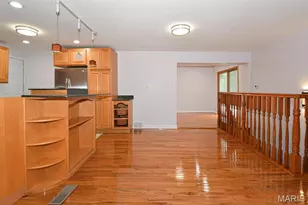 819 Renee Ln, Saint Louis, MO 63141 - Photo 5