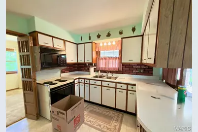 9817 Kimker Lane, Sunset Hills, MO 63127 - Photo 7