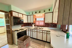 9817 Kimker Ln, Sunset Hills, MO 63127 - Photo 7