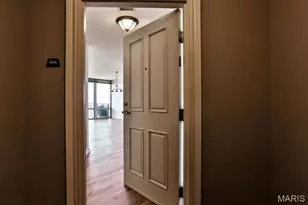 4909 Laclede Ave, Saint Louis, MO 63108 - Photo 9