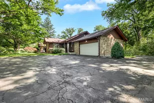 1 Huntleigh Trails Ln, Saint Louis, MO 63131 - Photo 7