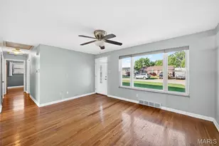4019 Greenmeadows Dr, Saint Louis, MO 63123 - Photo 5