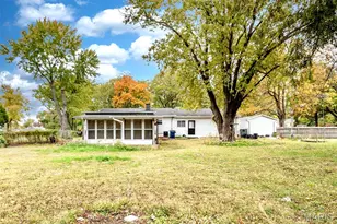 311 Utz Ln, Hazelwood, MO 63042 - Photo 27