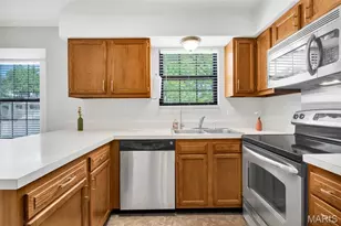2201 Sequoia Park Ct, Maryland Heights, MO 63043 - Photo 23