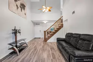 2201 Sequoia Park Ct, Maryland Heights, MO 63043 - Photo 9