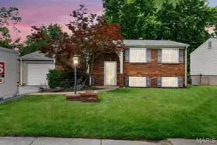 11819 Foxwood Dr, Maryland Heights, MO 63043 - Photo 3