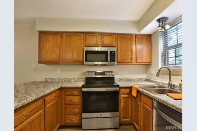 12966 Bryce Canyon Drive #B, Maryland Heights, MO 63043 - Photo 9