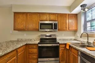 12966 Bryce Canyon Dr, Maryland Heights, MO 63043 - Photo 9