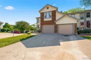 689 Sugar Trail Ct, Saint Peters, MO 63376 - Photo 3