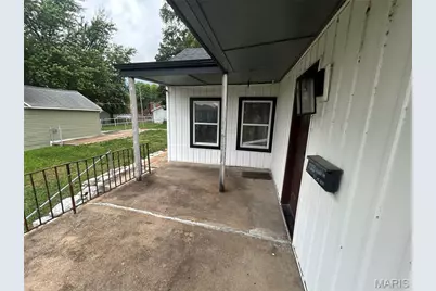 7353 Virginia Avenue, Saint Louis, MO 63111 - Photo 1