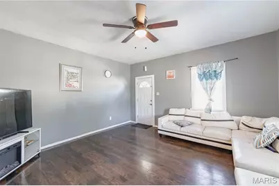 3702 Garnier Street, Saint Louis, MO 63116 - Photo 5