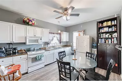 3702 Garnier Street, Saint Louis, MO 63116 - Photo 7