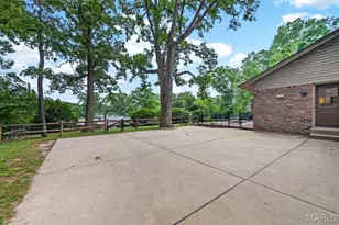 404 Oakmont Cir, Ballwin, MO 63011 - Photo 35