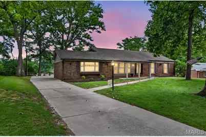 404 Oakmont Circle, Ballwin, MO 63011 - Photo 3