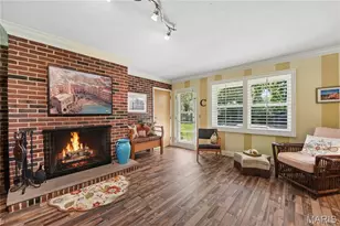 527 Fairways Cir, Creve Coeur, MO 63141 - Photo 13