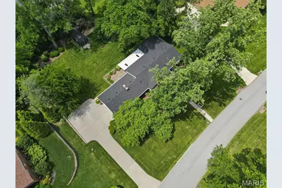 527 Fairways Circle, Creve Coeur, MO 63141 - Photo 33